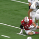 Illustration for article titled Wisconsin Tight End Troy Fumagalli Makes Four-Fingered Catch